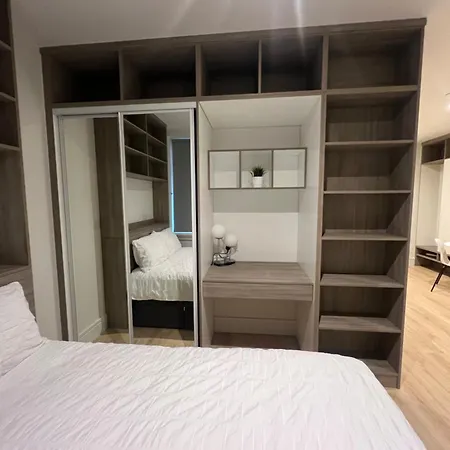 Voyager Haus Apartments, Ev Charging Stations, London Heathrow Airport, Lhr, Terminal 4, Re-Energise & Go Hillingdon Exterior photo