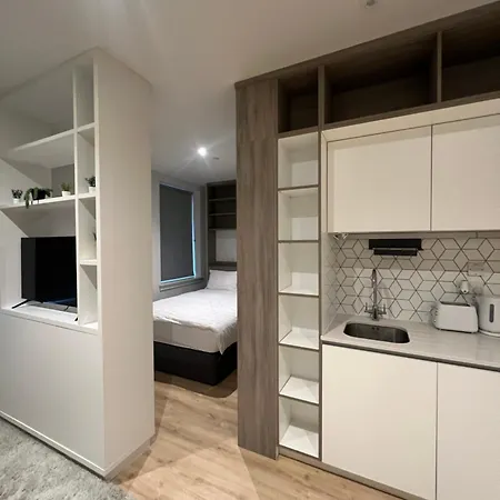 Voyager Haus Apartments, Ev Charging Stations, London Heathrow Airport, Lhr, Terminal 4, Re-Energise & Go Hillingdon Exterior photo