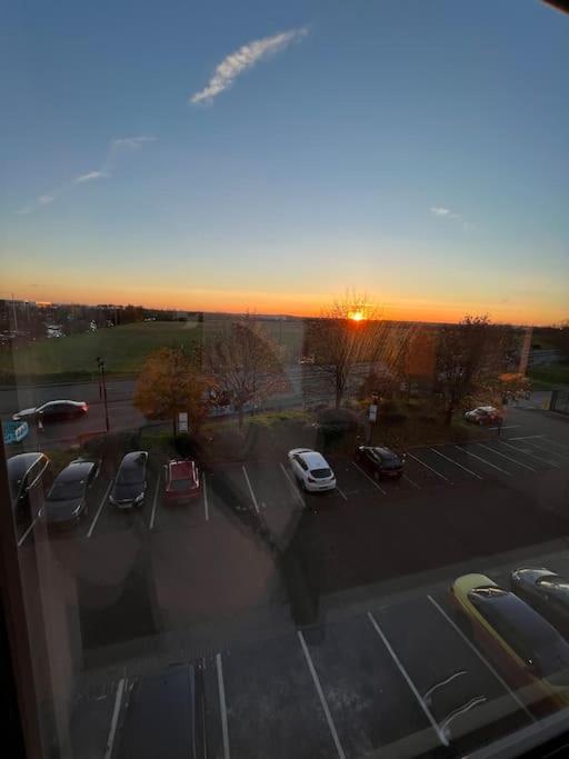 Apartment Voyager Haus Apartments, Ev Charging Stations, London Heathrow Airport, Lhr, Terminal 4, Re-energise & Go Hillingdon