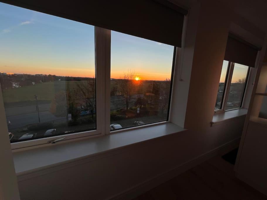 Voyager Haus Apartments, Ev Charging Stations, London Heathrow Airport, Lhr, Terminal 4, Re-energise & Go Hillingdon
