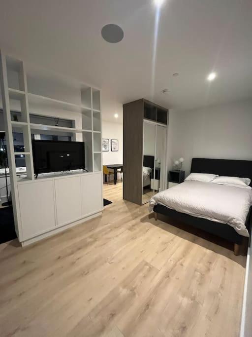 Appartamento Voyager Haus Apartments, Ev Charging Stations, London Heathrow Airport, Lhr, Terminal 4, Re-energise & Go Hillingdon