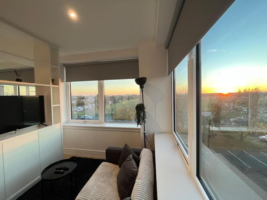 Apartment Voyager Haus Apartments, Ev Charging Stations, London Heathrow Airport, Lhr, Terminal 4, Re-energise & Go