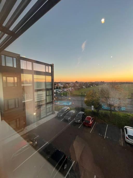 Voyager Haus Apartments, Ev Charging Stations, London Heathrow Airport, Lhr, Terminal 4, Re-energise & Go Hillingdon