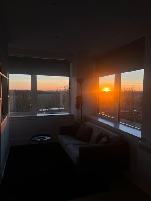 Voyager Haus Apartments, Ev Charging Stations, London Heathrow Airport, Lhr, Terminal 4, Re-energise & Go Apartment