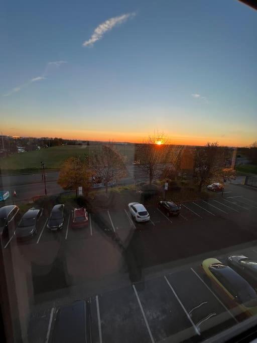 Voyager Haus Apartments, Ev Charging Stations, London Heathrow Airport, Lhr, Terminal 4, Re-energise & Go Hillingdon