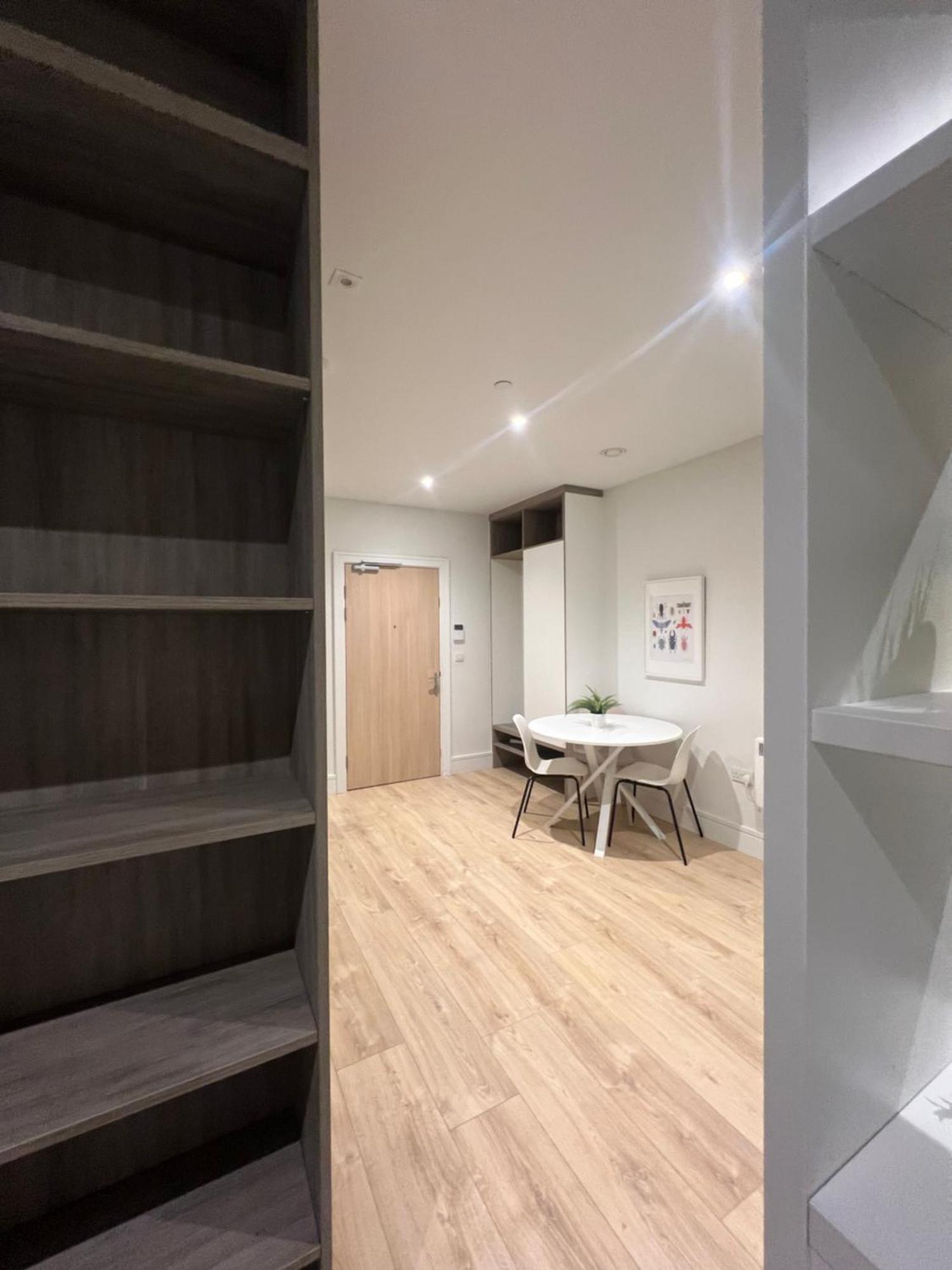 Appartamento Voyager Haus Apartments, Ev Charging Stations, London Heathrow Airport, Lhr, Terminal 4, Re-energise & Go Hillingdon