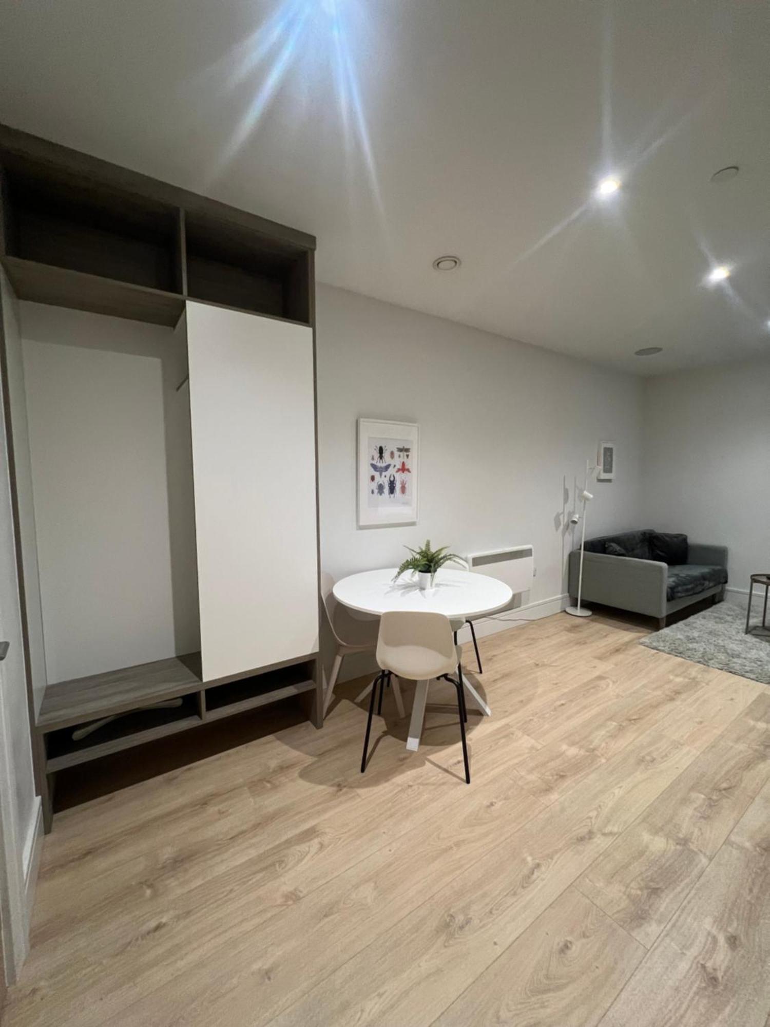 Appartamento Voyager Haus Apartments, Ev Charging Stations, London Heathrow Airport, Lhr, Terminal 4, Re-energise & Go Hillingdon